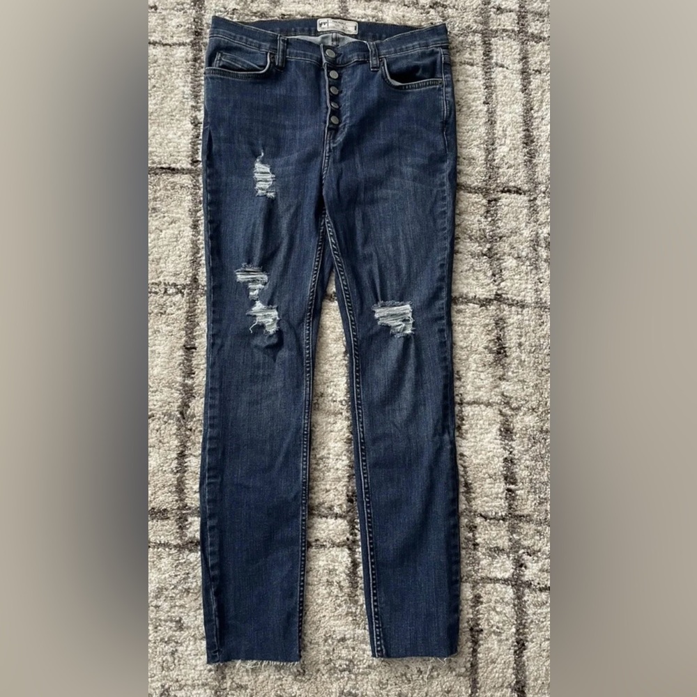 Women's Free People Dark Blue Distressed Skinny Jeans button fly raw hem size 29